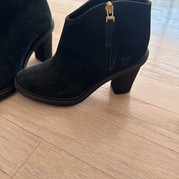 FENDI NEVER BEEN WORN Black Women's Ankle Boots - Picture 2 of 4